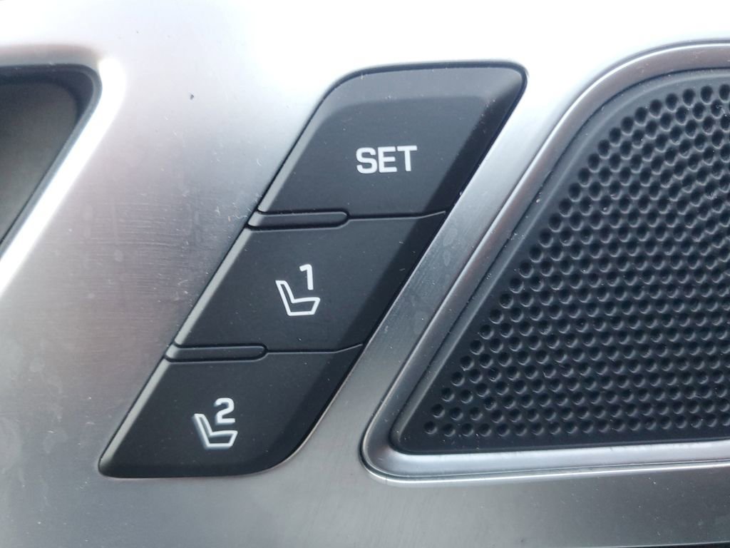 Used 2015 Hyundai Genesis 3.8 w/ Option Group 04 image 20