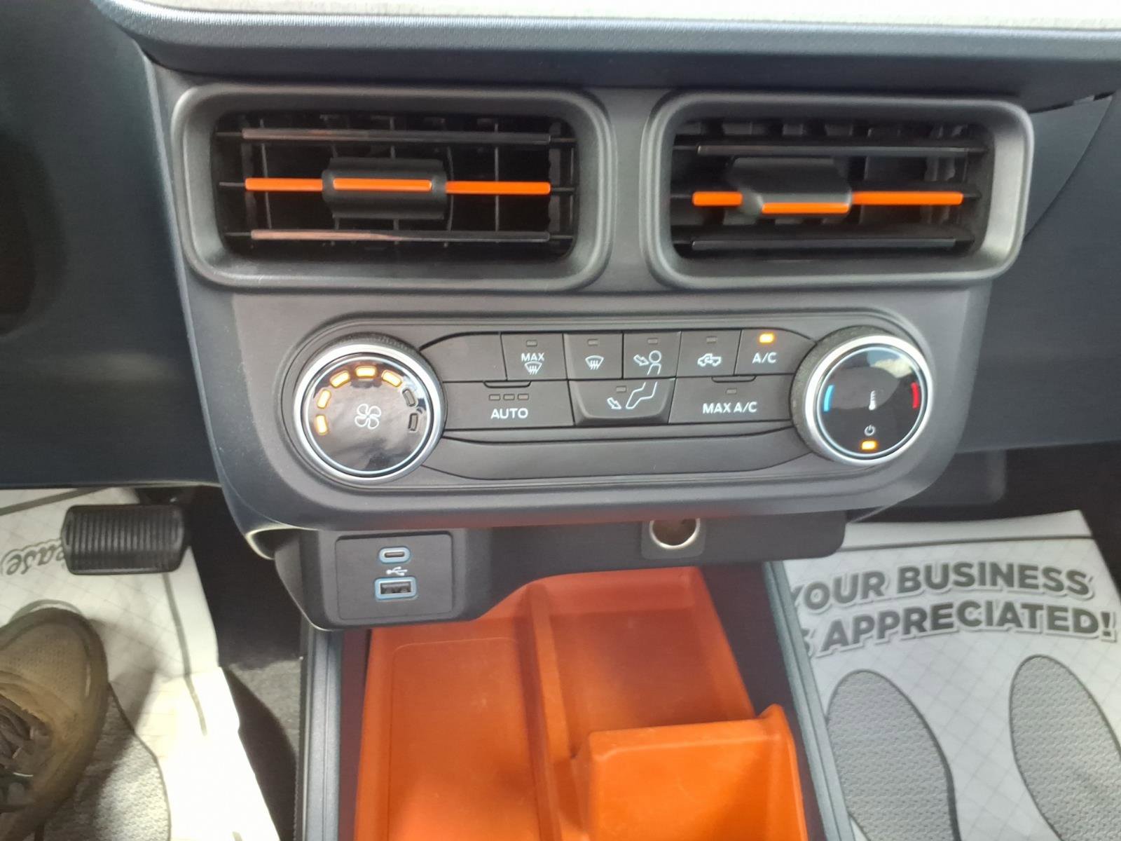 Used 2022 Ford Maverick XLT FWD image 13