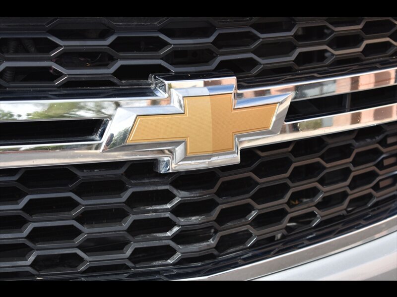 Used 2016 Chevrolet Suburban LT w/ Luxury Package RWD image 45