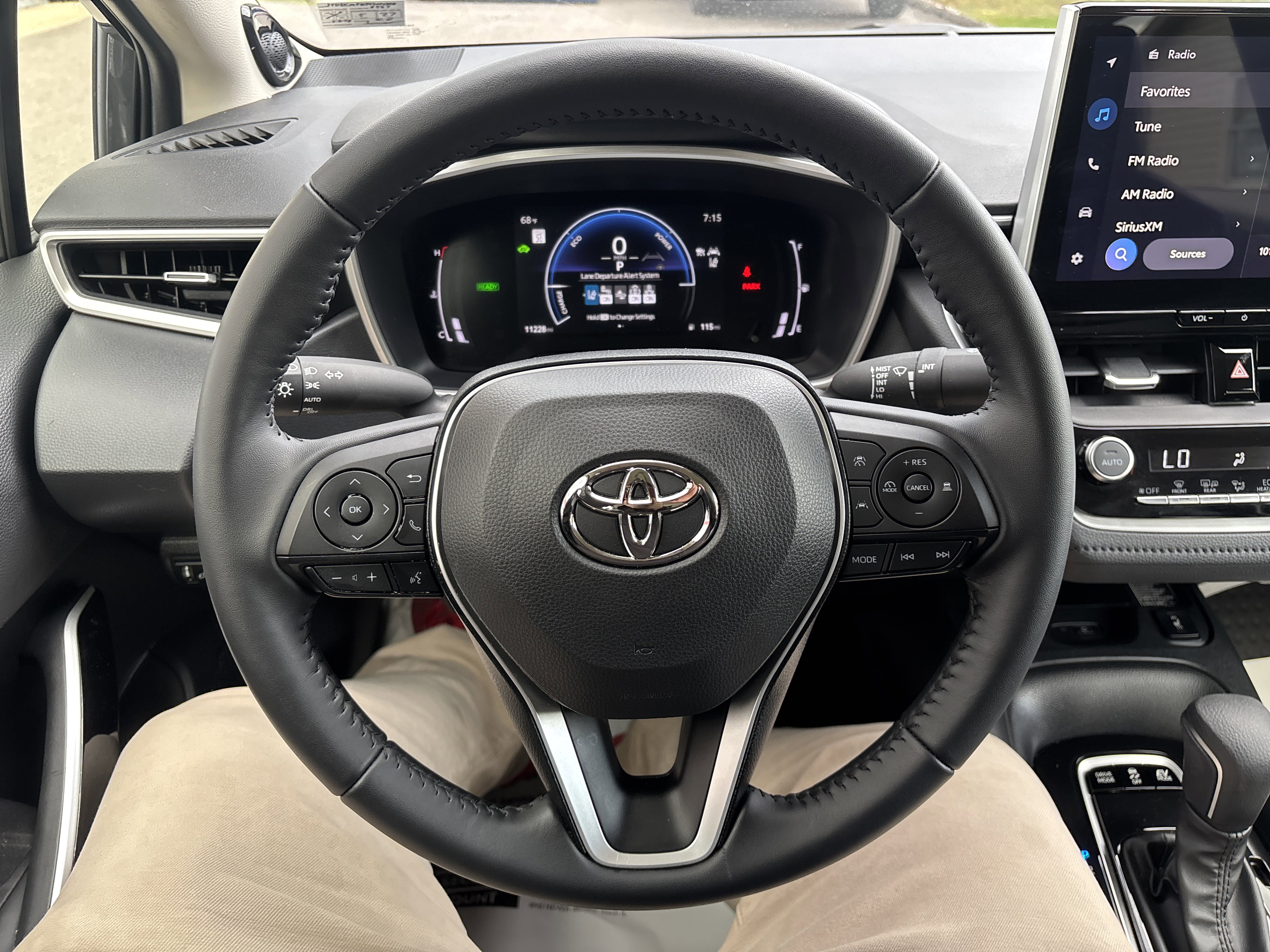 Certified 2025 Toyota Corolla XLE FWD image 18