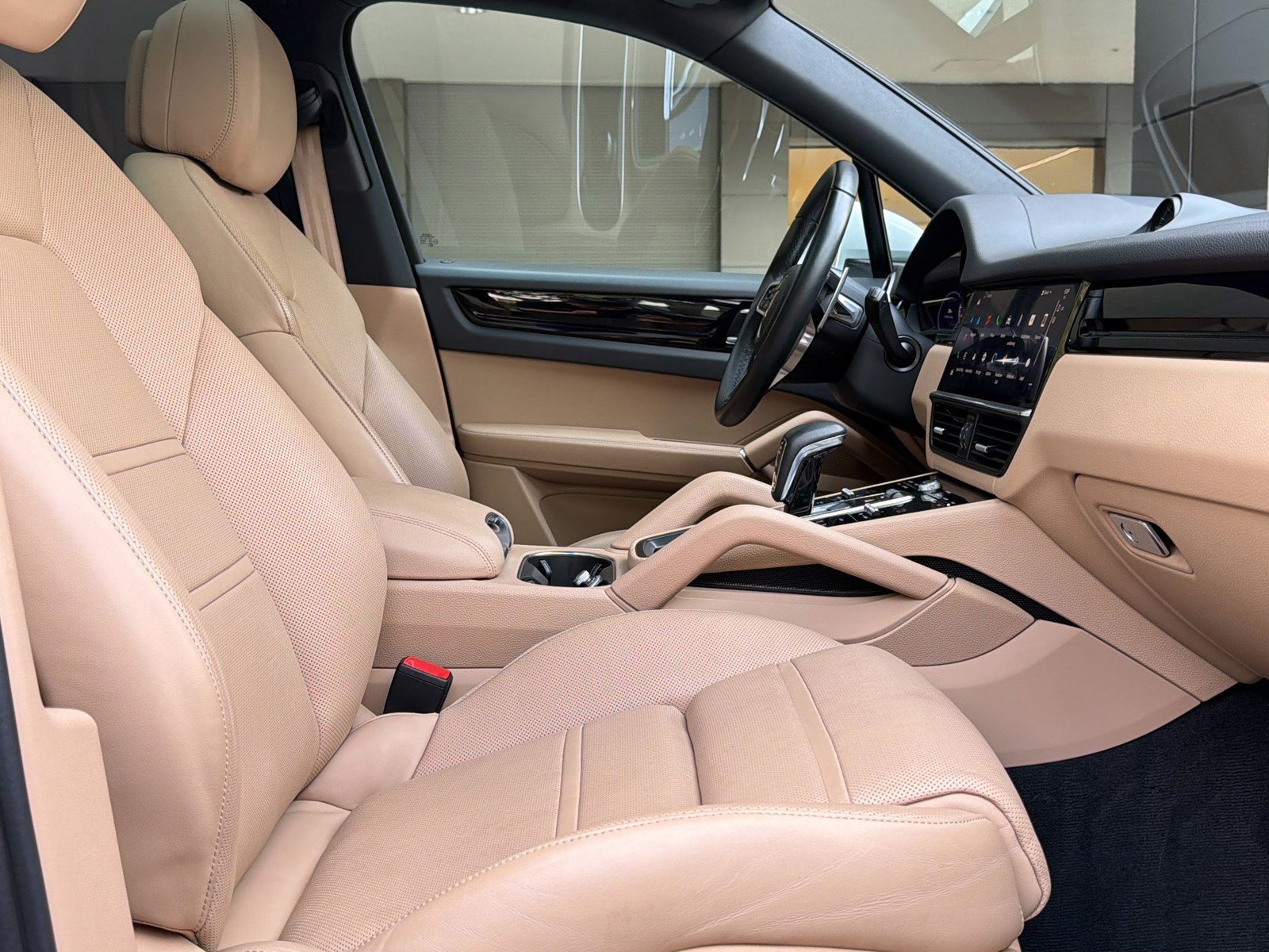 Used 2023 Porsche Cayenne S image 30