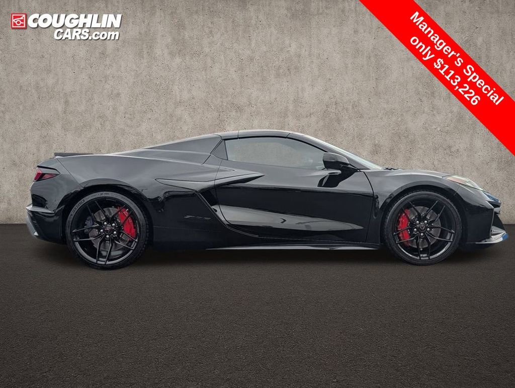 Used 2025 Chevrolet Corvette Z06 image 9