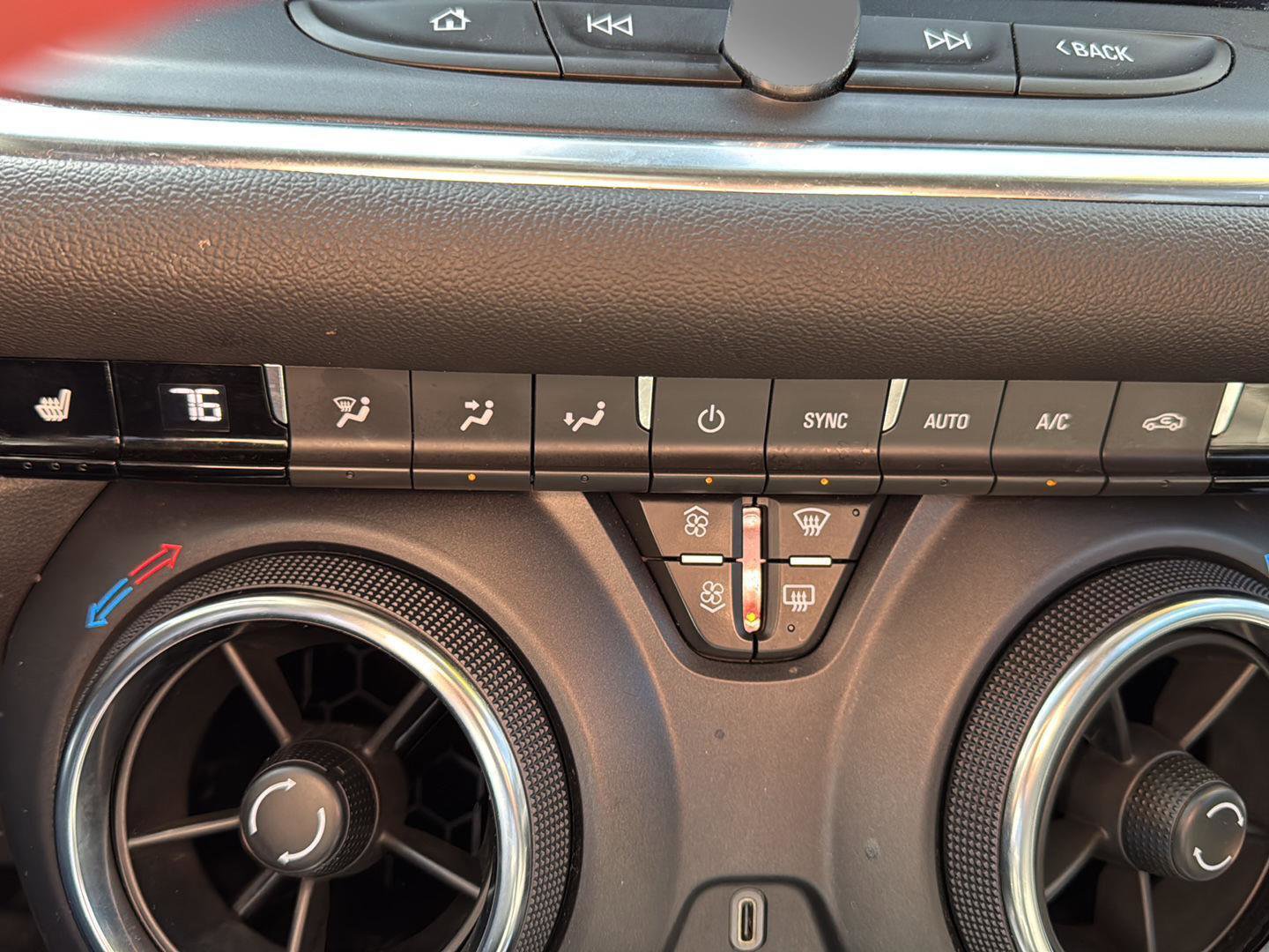 Used 2025 Chevrolet Blazer LT image 16