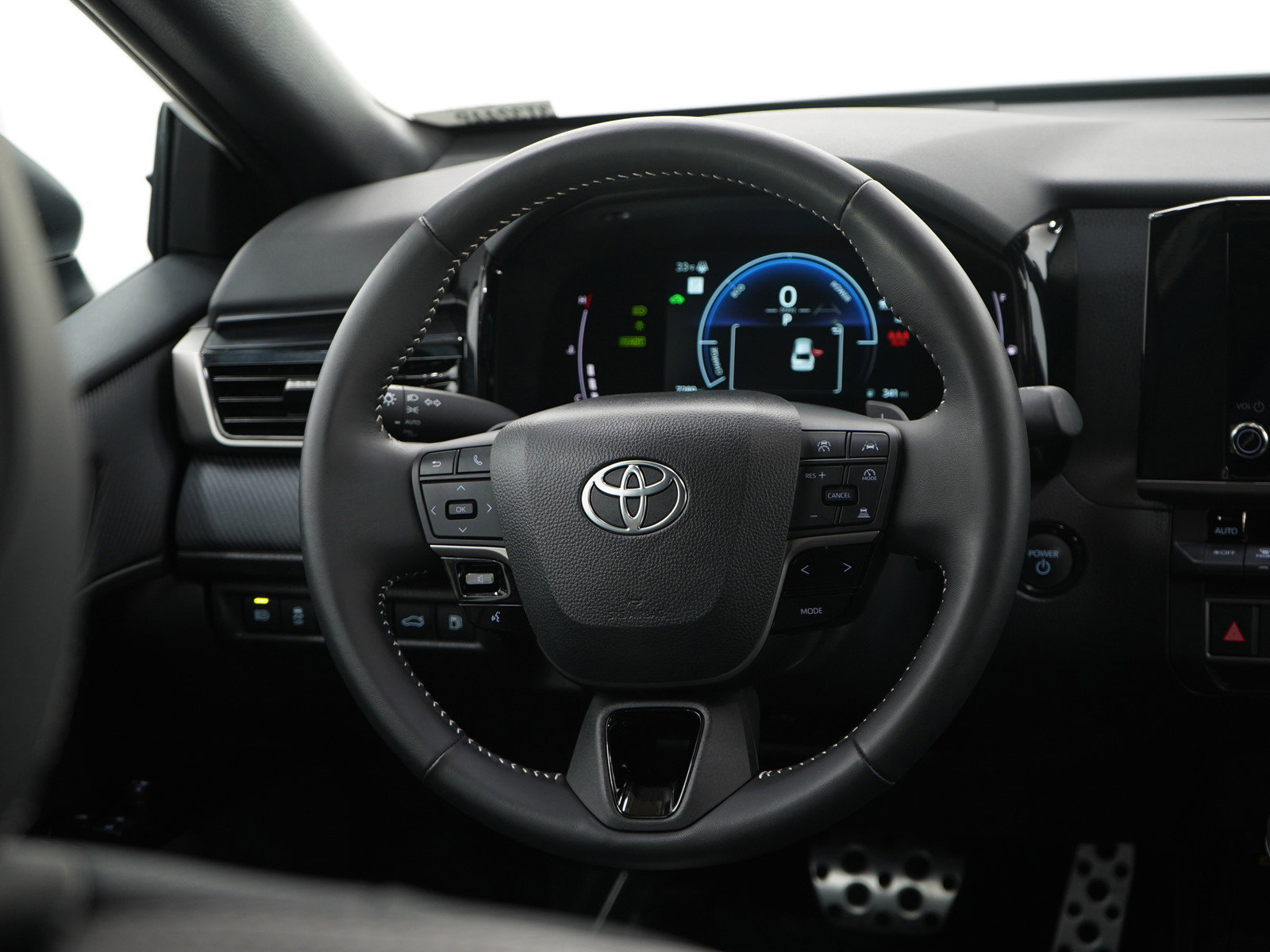 Used 2025 Toyota Camry SE image 15