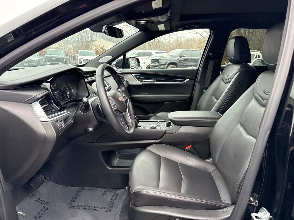 Used 2025 Cadillac XT5 Premium Luxury image 3