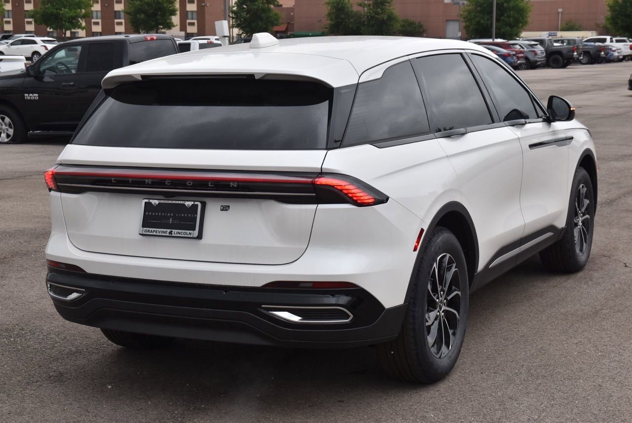 New 2026 Lincoln Nautilus Premier AWD/4WD image 14