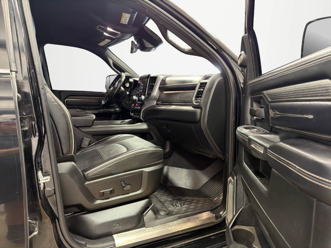 Used 2021 RAM 2500 Limited AWD/4WD image 27