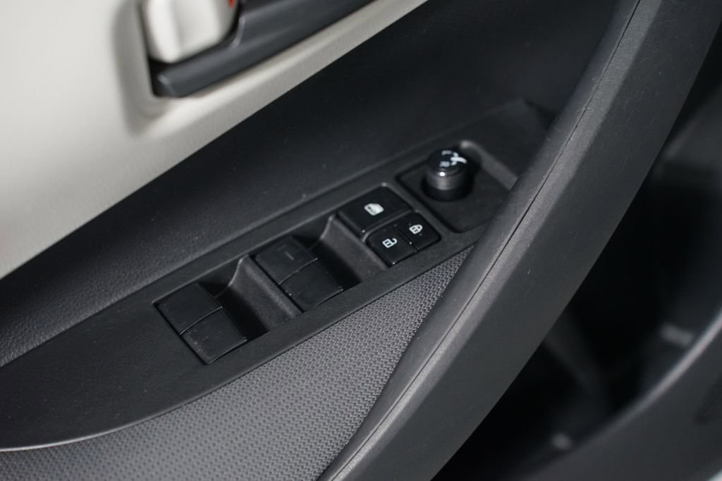 Used 2022 Toyota Corolla LE image 27