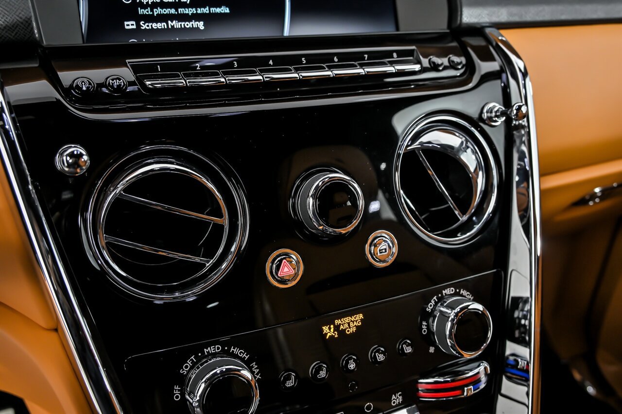 Used 2022 Rolls-Royce Cullinan w/ Dark Exterior Package AWD/4WD image 37