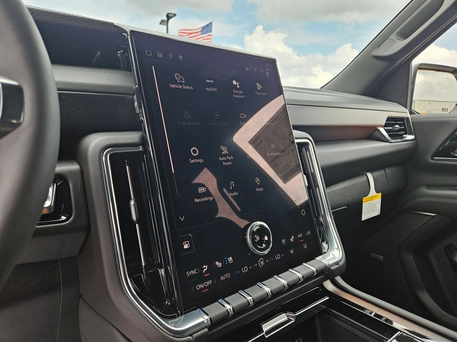 New 2026 GMC Yukon Denali AWD/4WD image 14