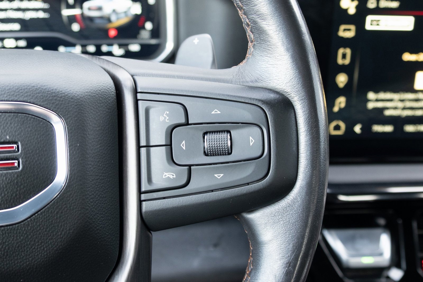 Used 2023 GMC Sierra 1500 AT4 w/ Technology Package image 7