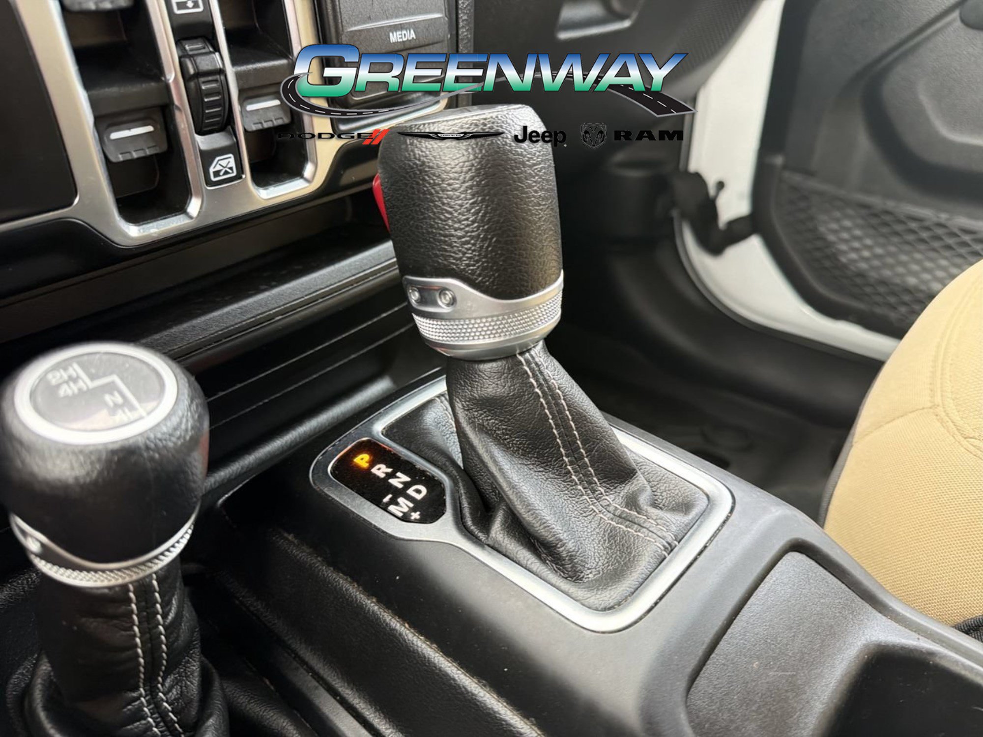Used 2022 Jeep Wrangler Unlimited Sahara w/ Cold Weather Group AWD/4WD image 23