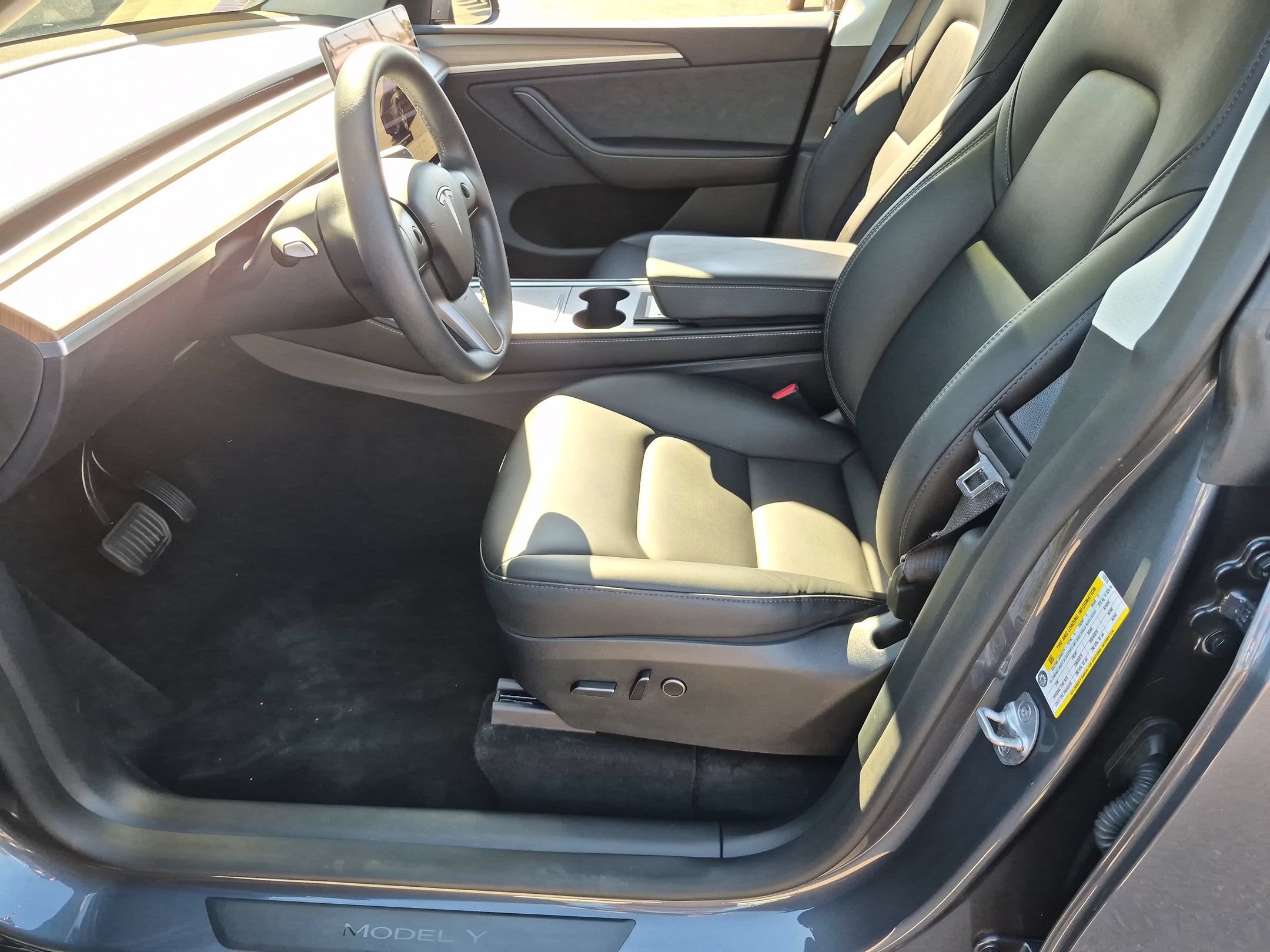 Used 2023 Tesla Model Y Long Range AWD/4WD image 13