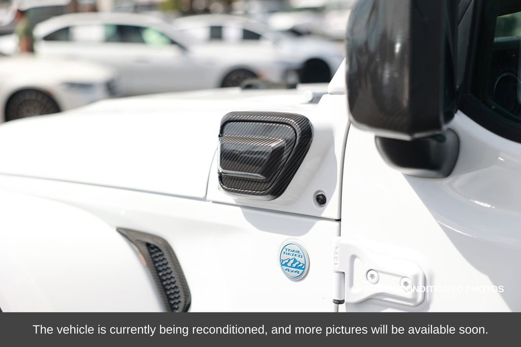 Used 2023 Jeep Wrangler Unlimited Sahara w/ Cold Weather Group image 16