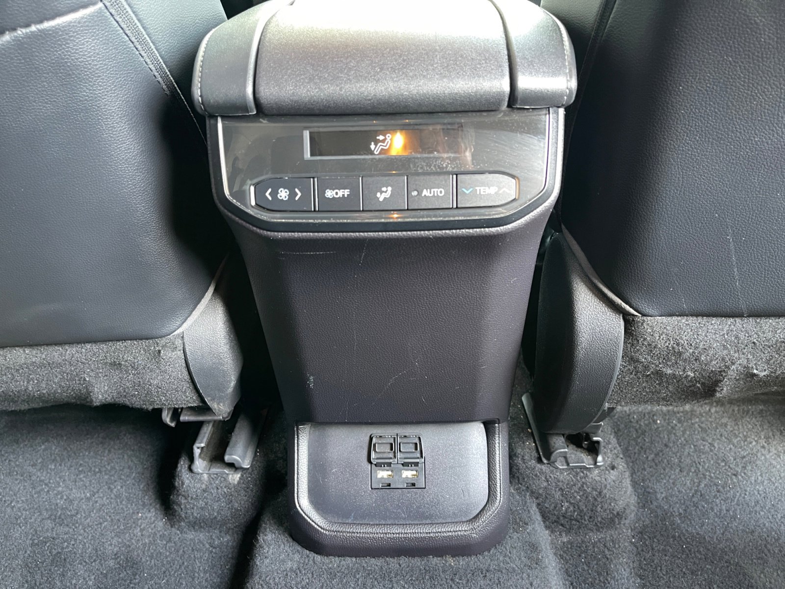 Used 2021 Toyota Highlander XLE image 16