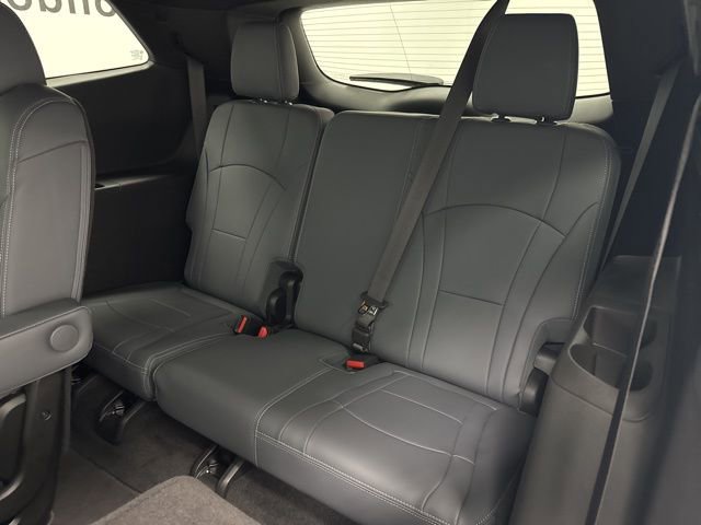Used 2023 Buick Enclave Essence image 25