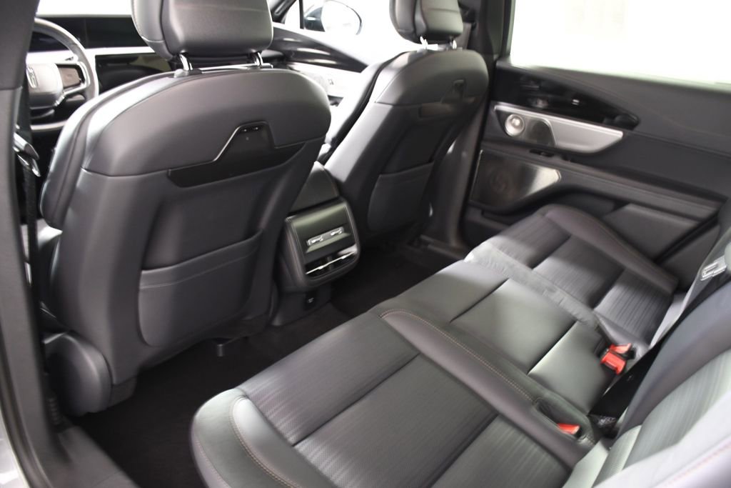 Used 2025 Lincoln Nautilus Reserve image 27