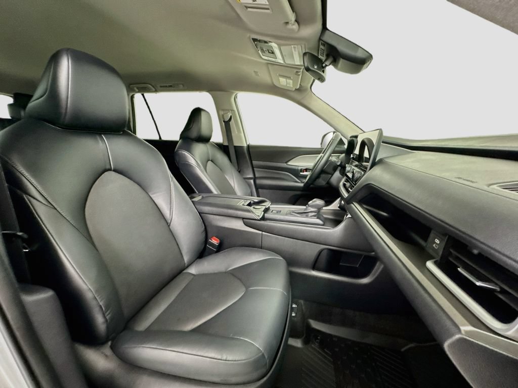 Used 2024 Toyota Grand Highlander AWD image 29