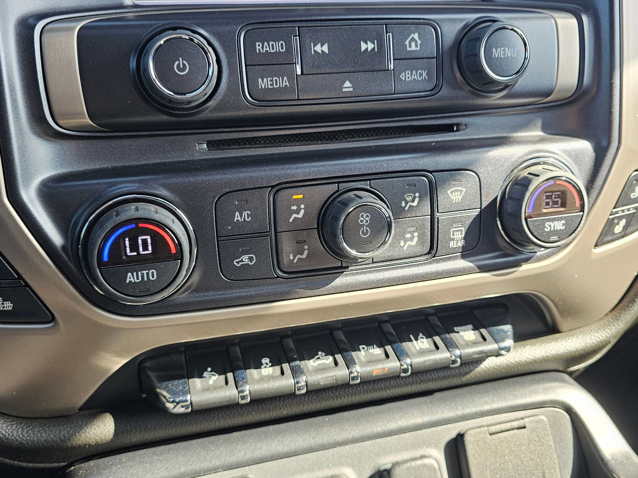 Used 2016 GMC Sierra 3500 Denali w/ Duramax Plus Package AWD/4WD image 20