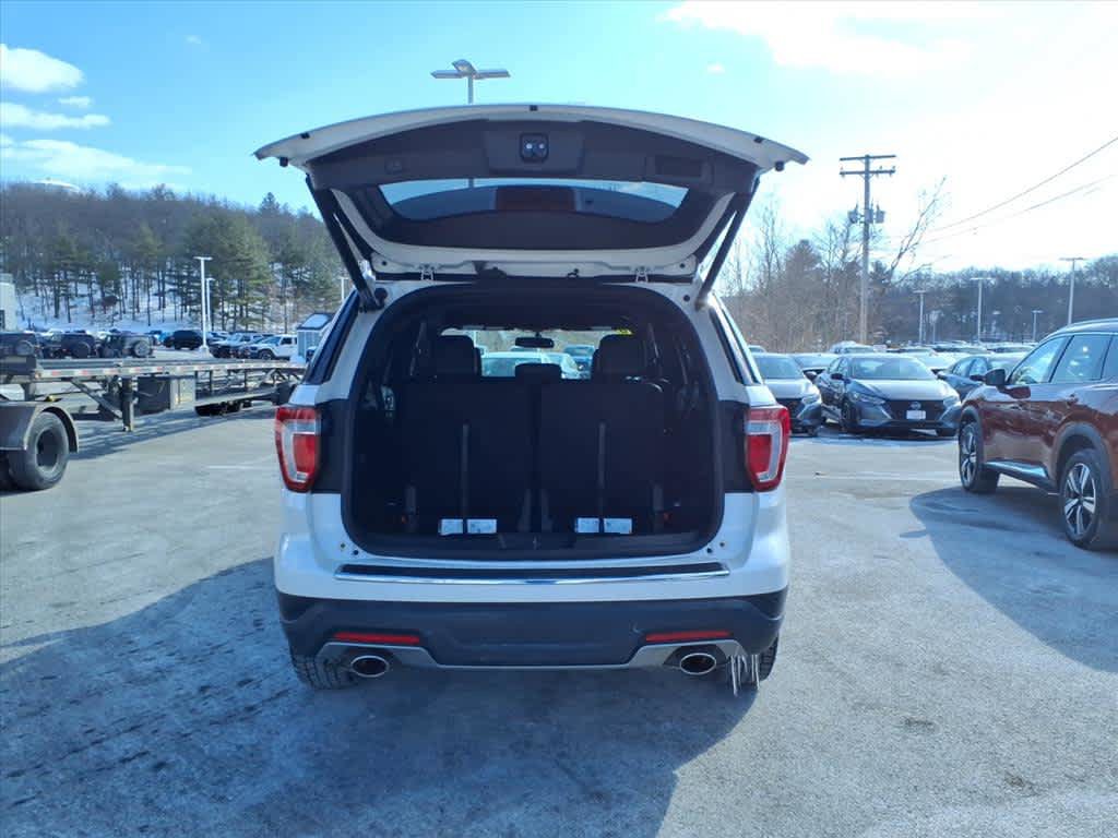 Used 2018 Ford Explorer XLT w/ Equipment Group 202A image 10