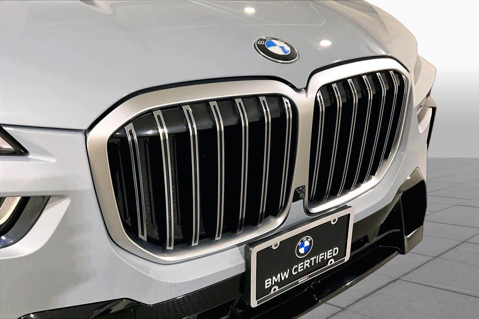 Used 2025 BMW X7 xDrive40i w/ M Sport Package AWD/4WD image 31
