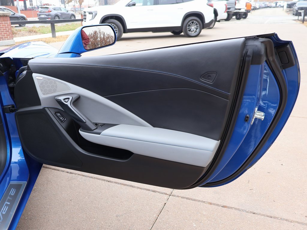 Used 2015 Chevrolet Corvette Stingray Coupe w/ 3LT Preferred Equipment Group image 9