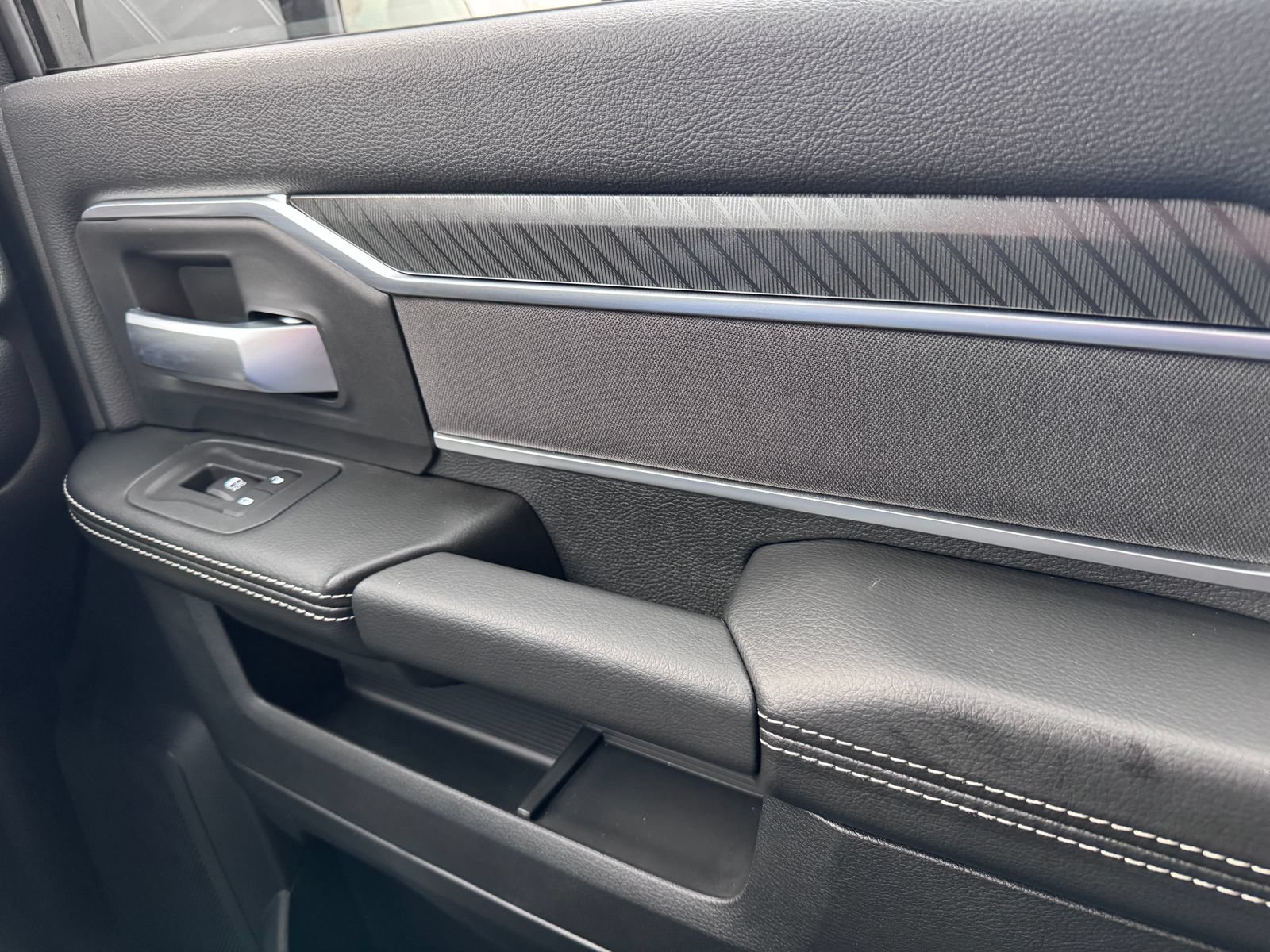 New 2025 RAM 5500 2WD Regular Cab image 17