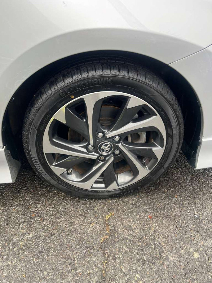 Used 2018 Toyota Corolla iM image 15