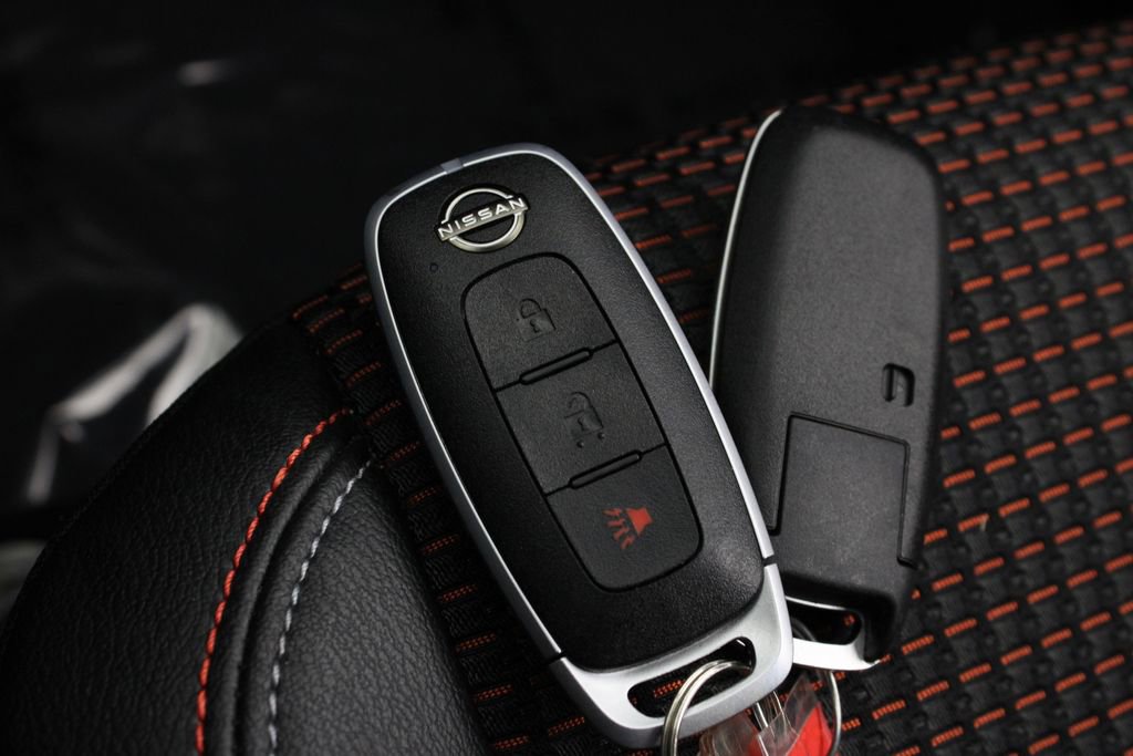 Certified 2025 Nissan Kicks SR image 29
