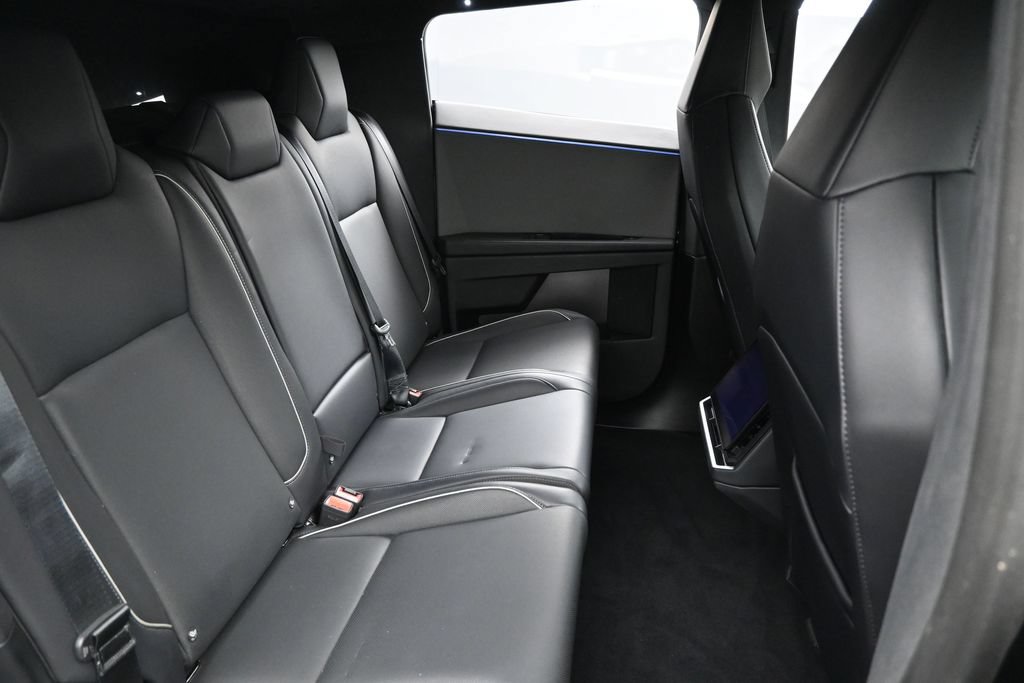 Used 2024 Tesla Cybertruck AWD Crew Cab image 32
