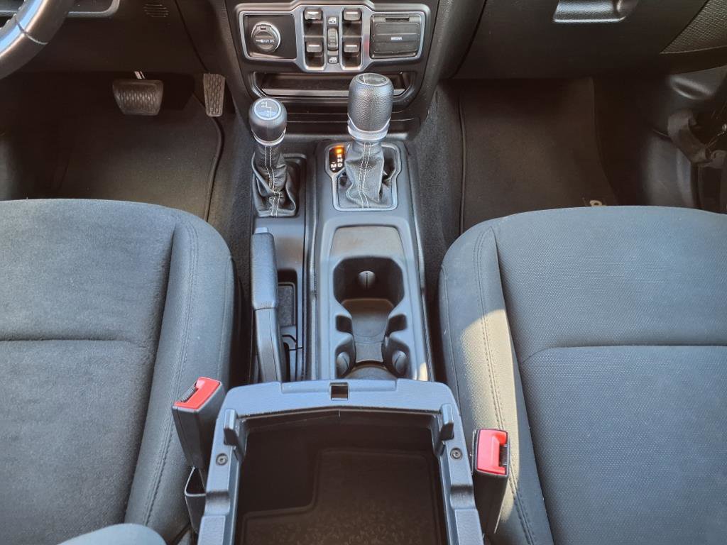 Used 2020 Jeep Wrangler Unlimited Sahara image 12