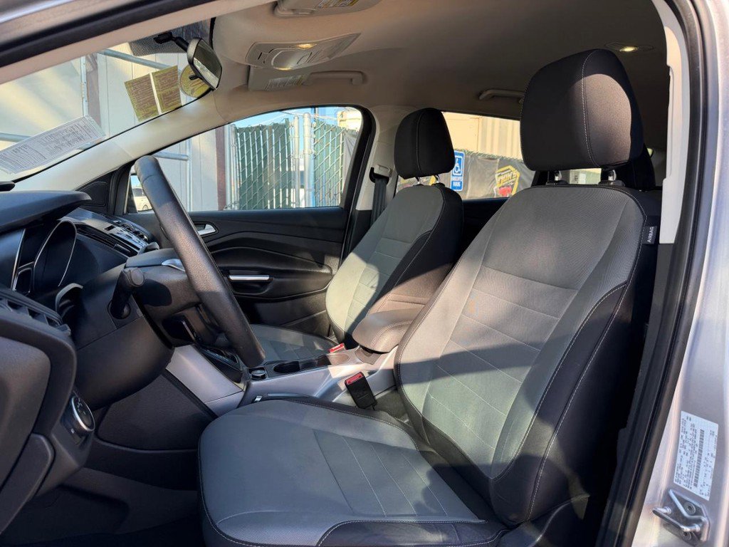 Used 2016 Ford Escape SE image 18