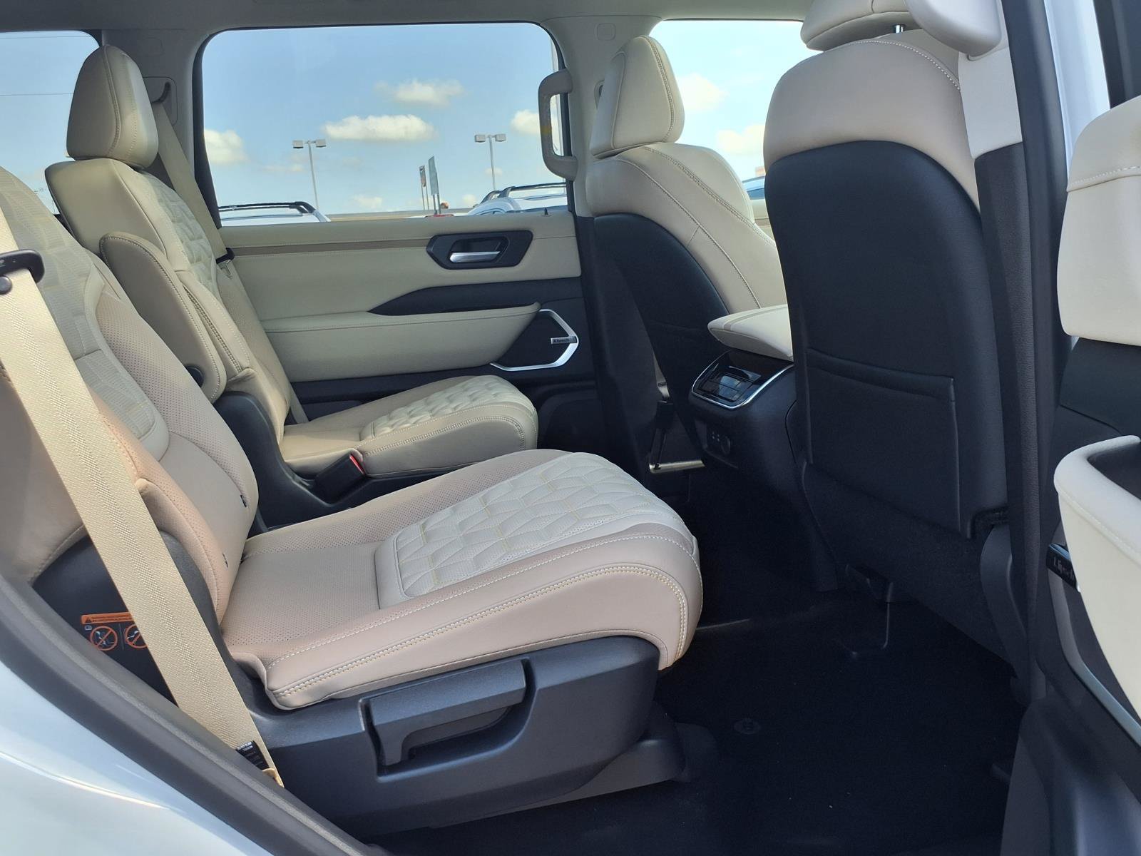 New 2026 Nissan Armada Platinum RWD image 14