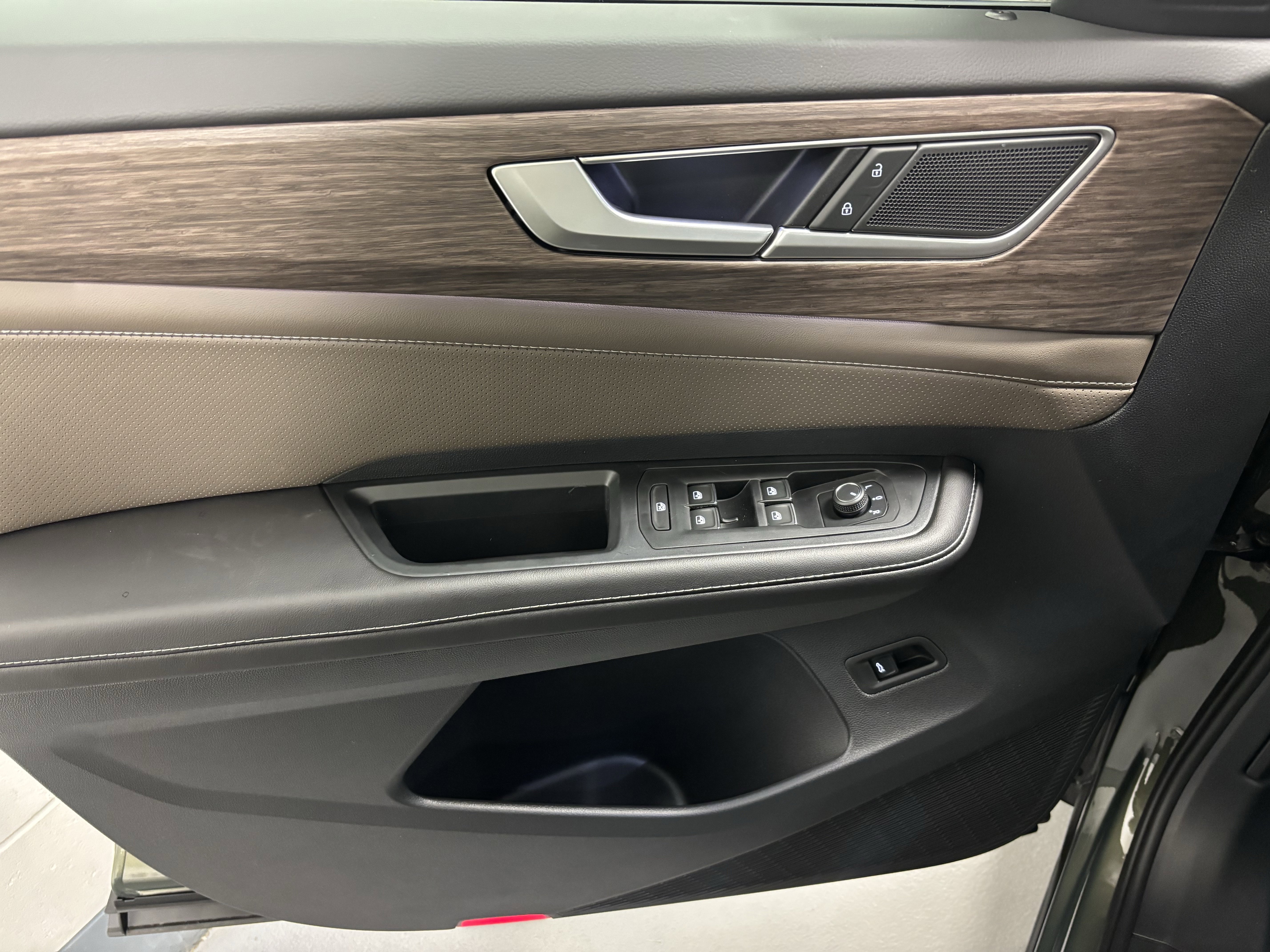 New 2026 Volkswagen Atlas SEL image 2