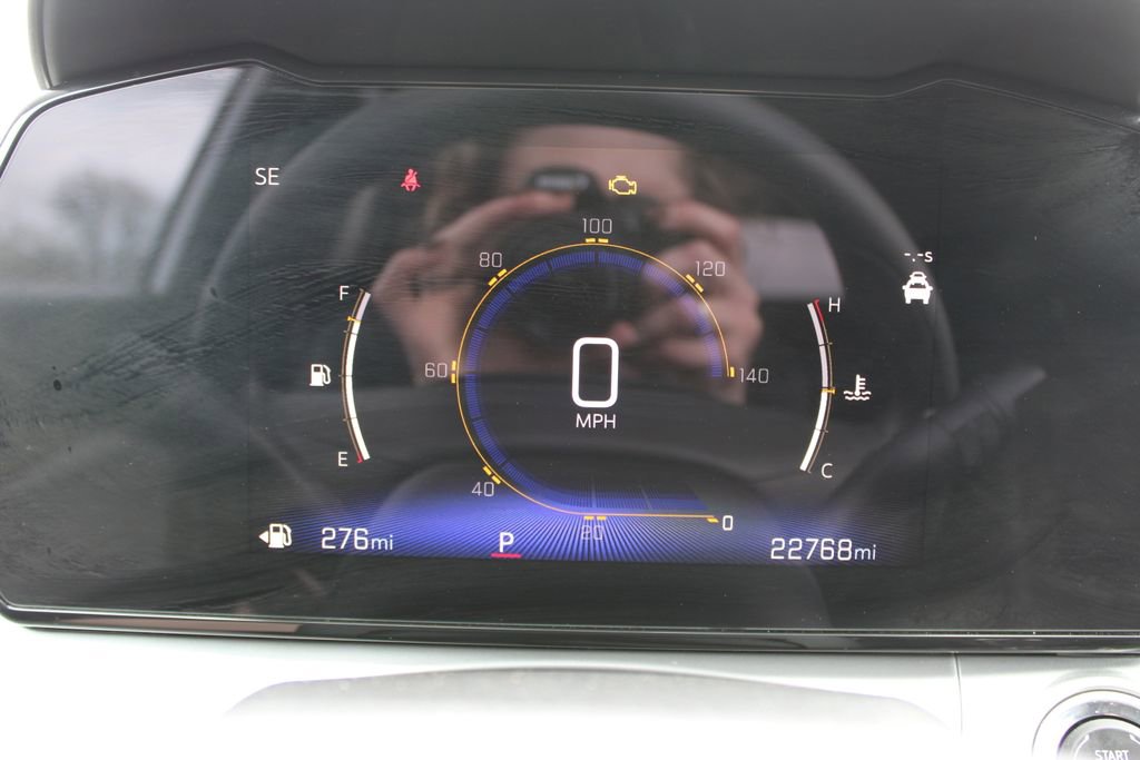 Used 2025 Chevrolet Trax LT image 32