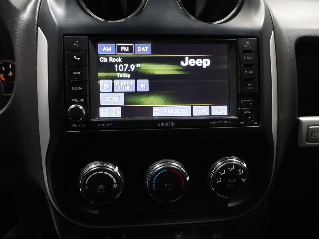 Used 2015 Jeep Compass High Altitude image 8