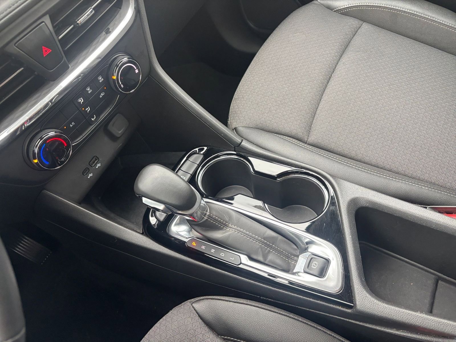 Used 2025 Buick Encore GX Preferred FWD image 40