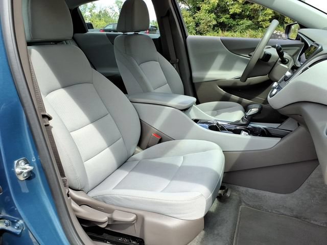 Used 2025 Chevrolet Malibu LT FWD image 8