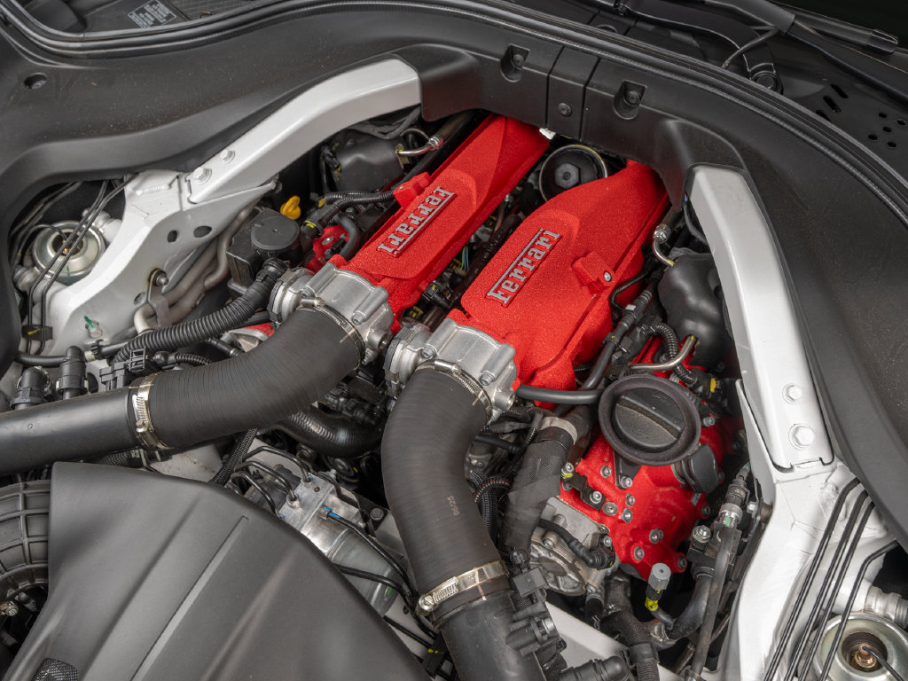 Certified 2026 Ferrari Roma Spider RWD image 33