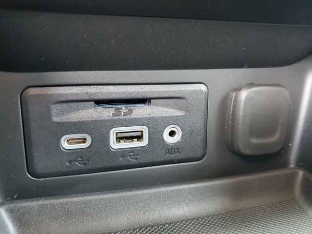 Used 2023 GMC Terrain SLT image 17