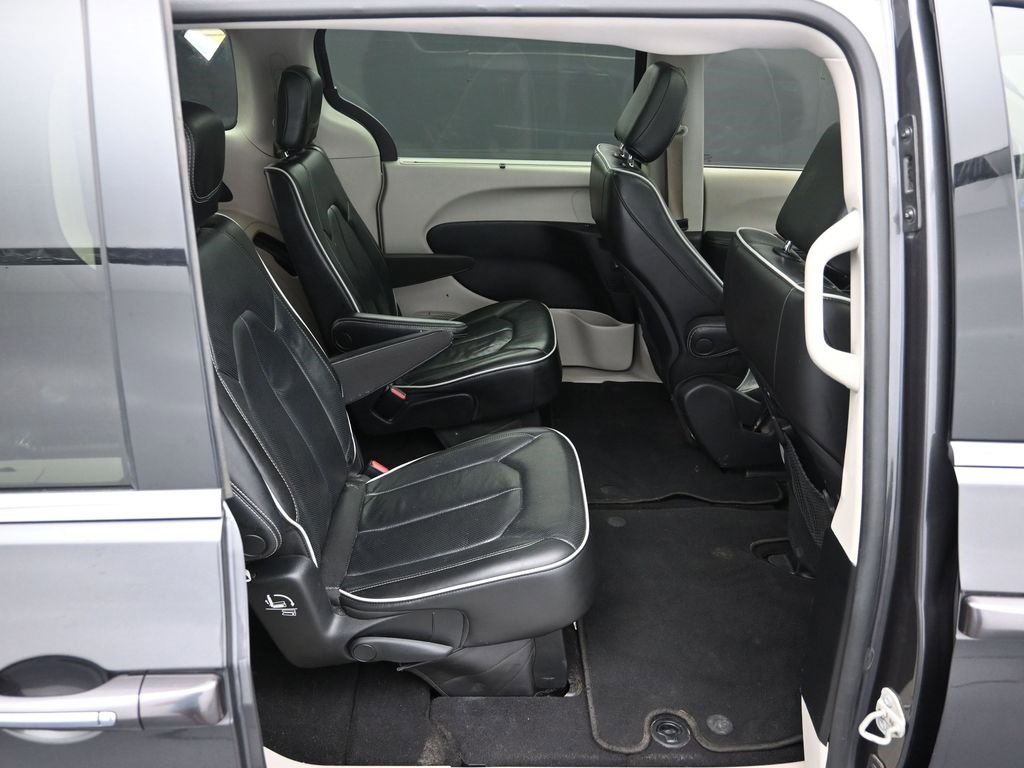 Used 2022 Chrysler Pacifica Limited image 26