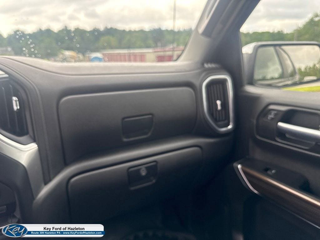 Used 2021 Chevrolet Silverado 1500 LT AWD/4WD image 31