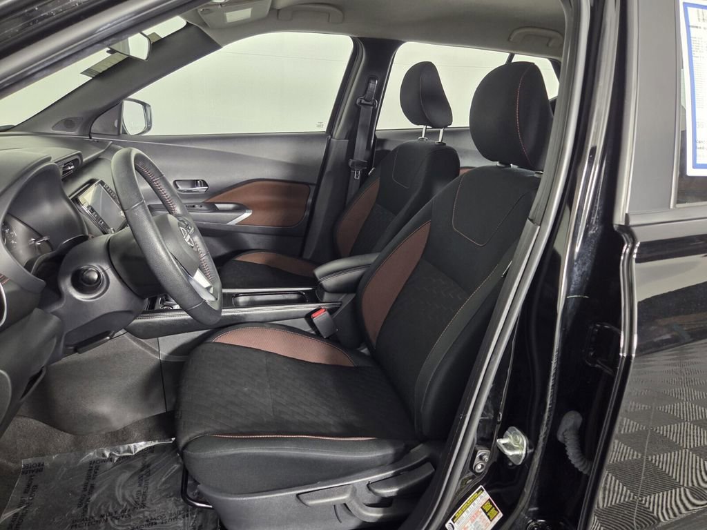 Used 2024 Nissan Kicks SR FWD image 10