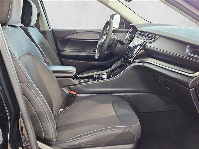 Used 2023 Jeep Grand Cherokee L Laredo AWD/4WD image 18