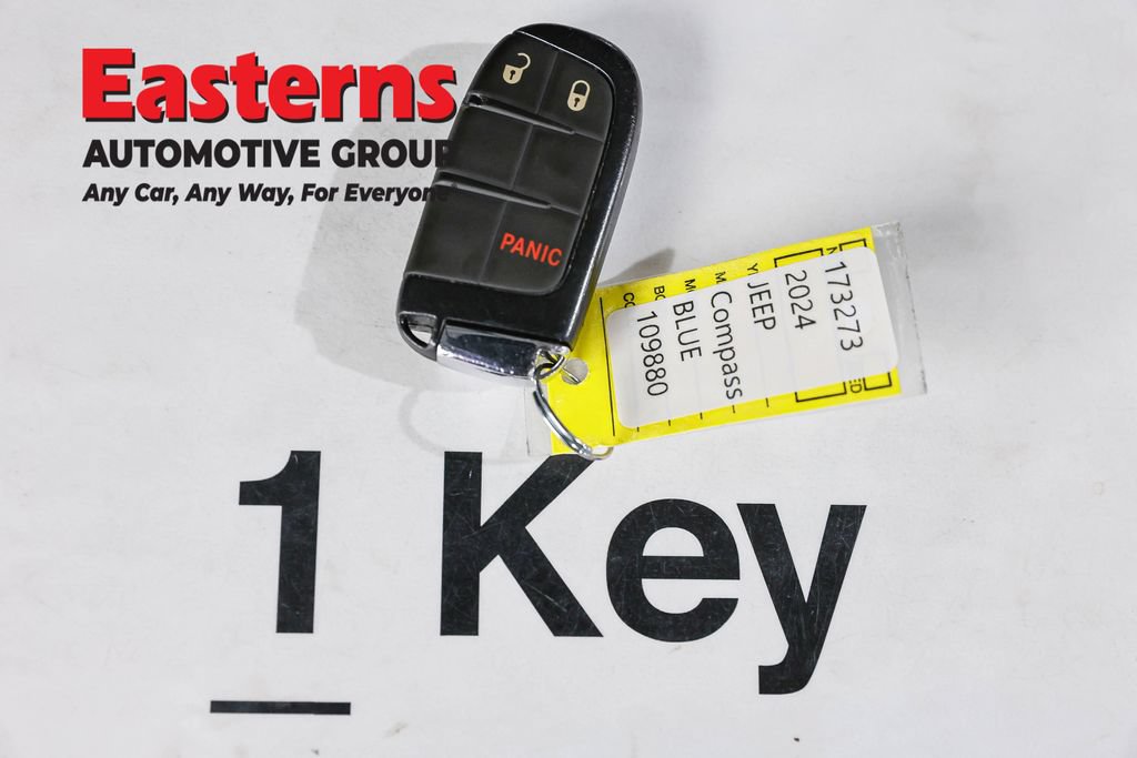 Used 2024 Jeep Compass Latitude AWD/4WD image 24