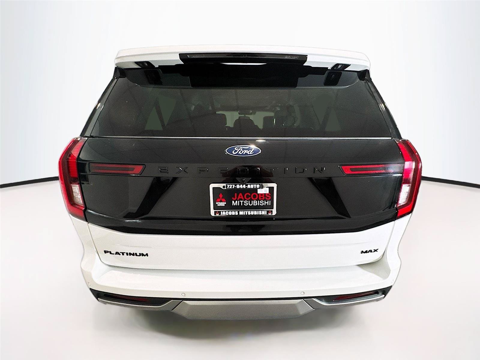 Used 2025 Ford Expedition Max Platinum w/ Platinum Ultimate Package AWD/4WD image 28