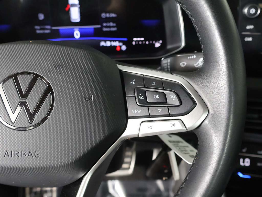 Used 2025 Volkswagen Jetta Sport FWD image 39