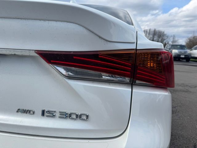 Used 2018 Lexus IS 300 AWD w/ Comfort Package image 9