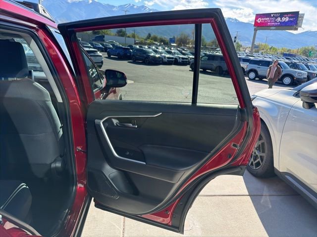 Used 2024 Toyota RAV4 XLE w/ Convenience Package image 30