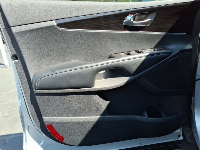 Used 2019 Kia Sorento L FWD image 10